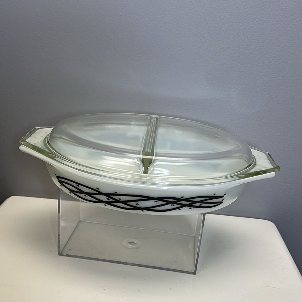 PYREX Barbed Wire Cinderella Divided Dish with Lid made in USA - Picture 8 of 11